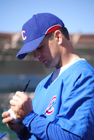 Ted Lilly signing autographs