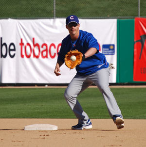 Theriot taking fielding practice